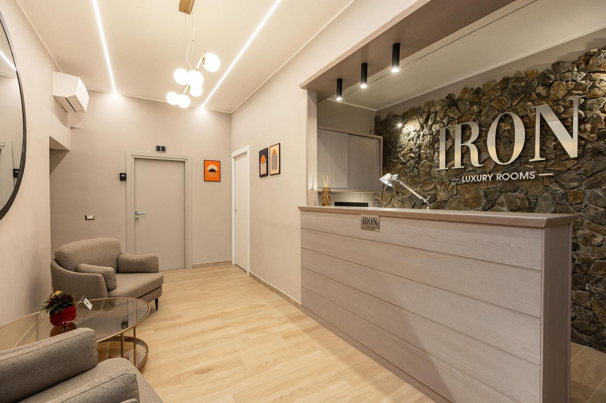 Iron Luxury Rooms Rom Eksteriør billede